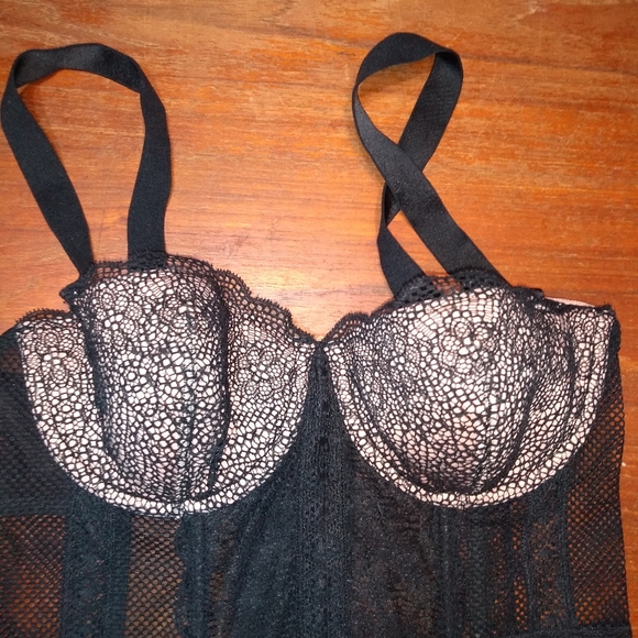 Sexy Black Merry Widow, Corset, No Size 26 Inches Across Breast, Built-I… - Picture 6 of 15